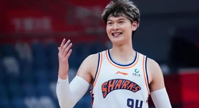 Nine Games Official包含CBA季后赛倒计时，马赛集结日豪取连胜，细节引发关注，话题不断，训练强度明显提升的词条